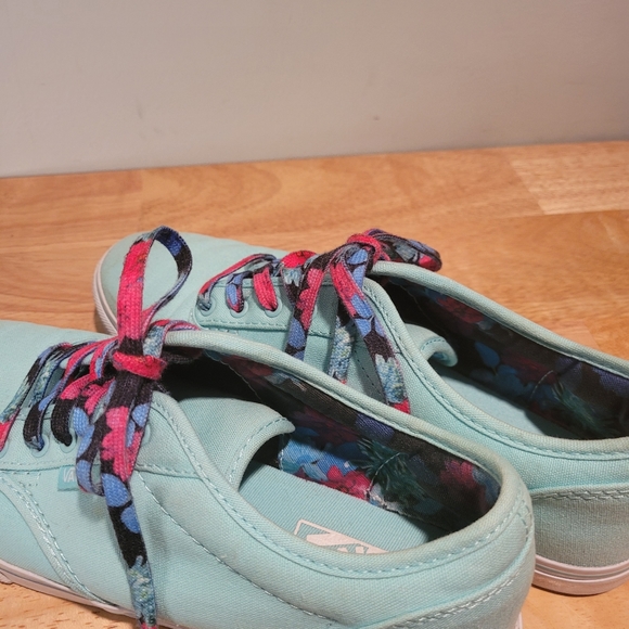 Vans Off The Wall Mint Low Sneakers Womens Size 8 - Picture 4 of 7